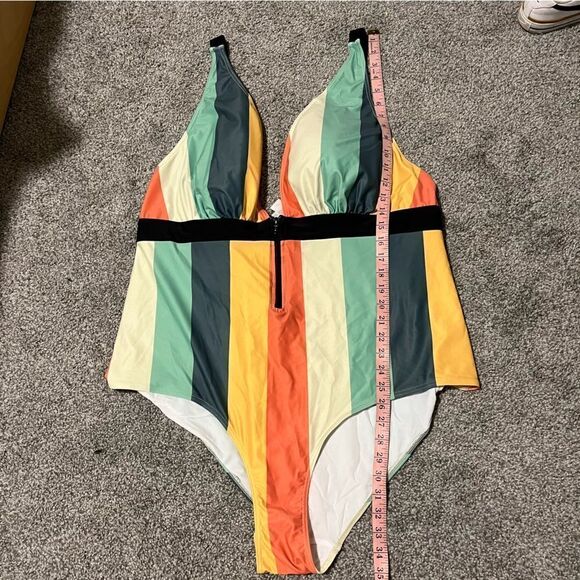 ModCloth The Dharla One-Piece Swimsuit - Picture 13 of 13